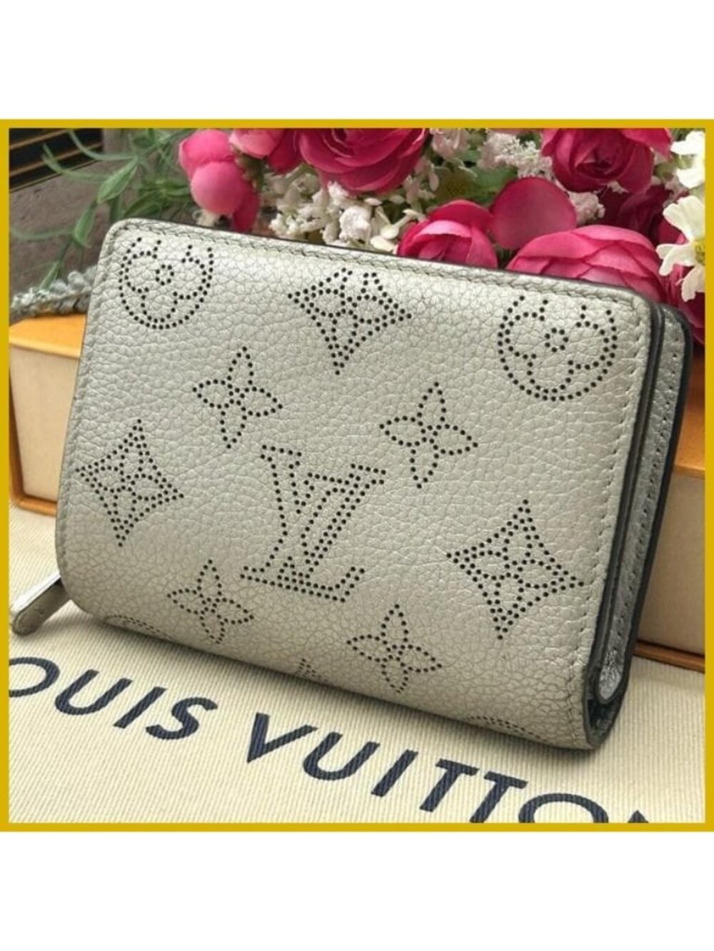 Louis Vuitton Portefeuille Clair Mahina Bifold Wallet